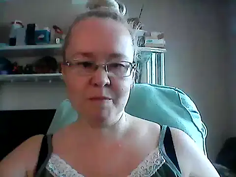 Snapshot of Viola27 chatting on 06-14-26, 07:43 Viola27 online show from 06-14-26, 07:43