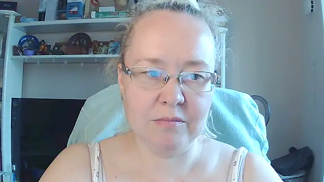 Snapshot of Viola27 chatting on 07-11-26, 07:22 Viola27 online show from 07-11-26, 07:22