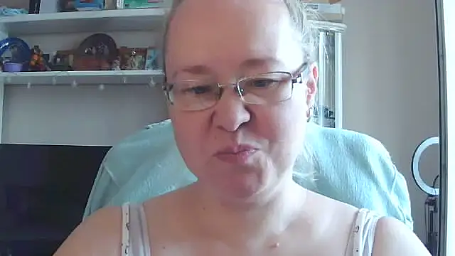 Snapshot of Viola27 chatting on 07-12-26, 07:21 Viola27 online show from 07-12-26, 07:21