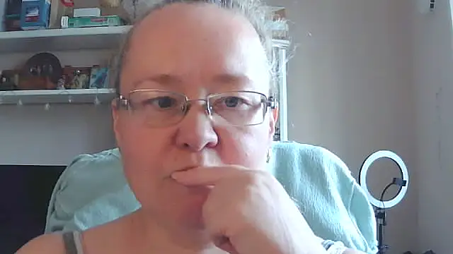 Snapshot of Viola27 chatting on 07-16-26, 05:57 Viola27 online show from 07-16-26, 05:57