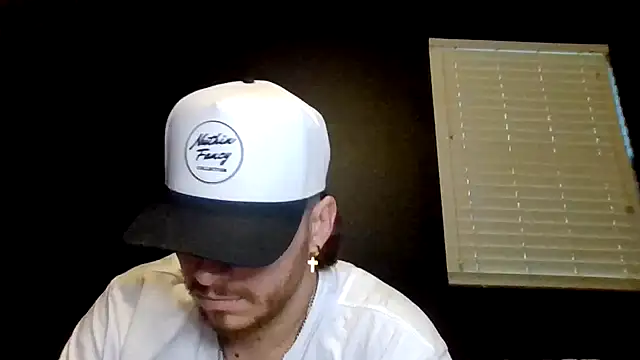 Snapshot of Mikecloudyhawk chatting on 06-22-26, 03:25 Mikecloudyhawk online show from 06-22-26, 03:25