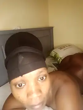 Snapshot of mkunduthe chatting on 06-12-26, 12:37 mkunduthe online show from 06-12-26, 12:37