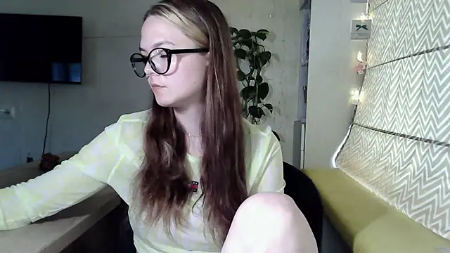AvrilGillig online show from 06-24-26, 01:32