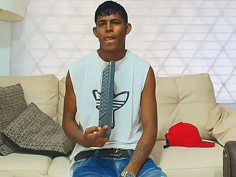  black boy xxx online show from 06-08-26, 07:25