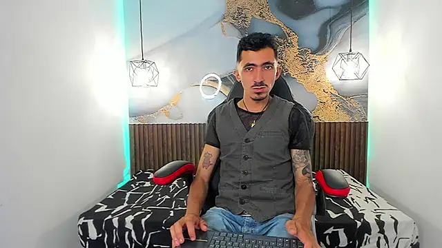 Snapshot of DylanAnderson1 chatting on 07-18-26, 08:45 DylanAnderson1 online show from 07-18-26, 08:45