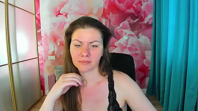 Snapshot of LunaKissesx chatting on 06-26-26, 11:25 LunaKissesx online show from 06-26-26, 11:25