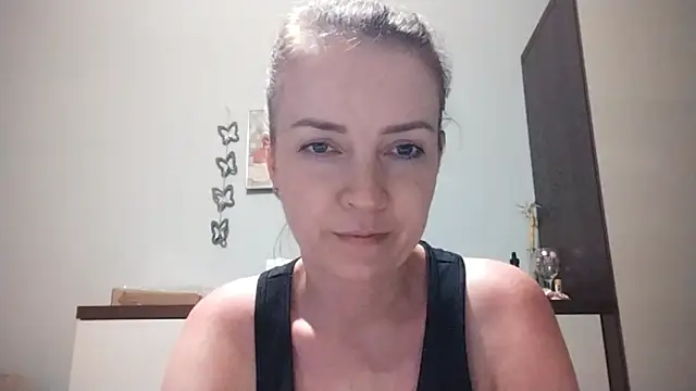 Snapshot of JenniferAlone chatting on 06-21-26, 08:44 JenniferAlone online show from 06-21-26, 08:44