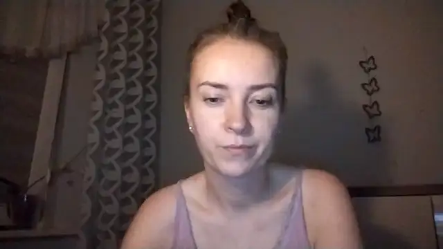 Snapshot of JenniferAlone chatting on 07-26-26, 08:27 JenniferAlone online show from 07-26-26, 08:27