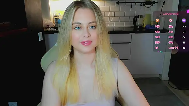 Snapshot of blonde_kellyy chatting on 07-12-26, 03:08 blonde kellyy online show from 07-12-26, 03:08