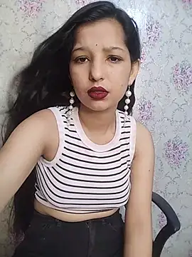 Snapshot of Queen_Rosyy chatting on 06-20-26, 02:47 Queen Rosyy online show from 06-20-26, 02:47