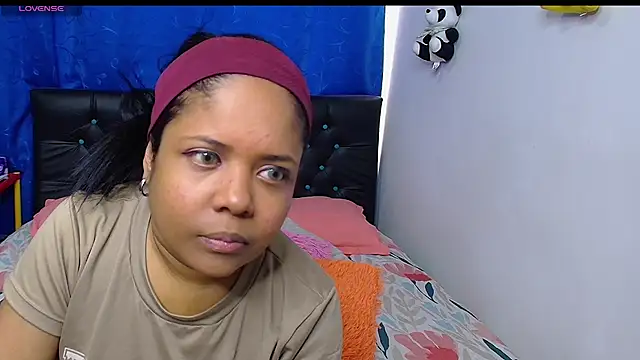 Snapshot of melika_sweet4 chatting on 06-21-26, 04:42 melika sweet4 online show from 06-21-26, 04:42