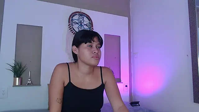 Snapshot of Kitty_Desire2 chatting on 07-21-26, 12:40 Kitty Desire2 online show from 07-21-26, 12:40