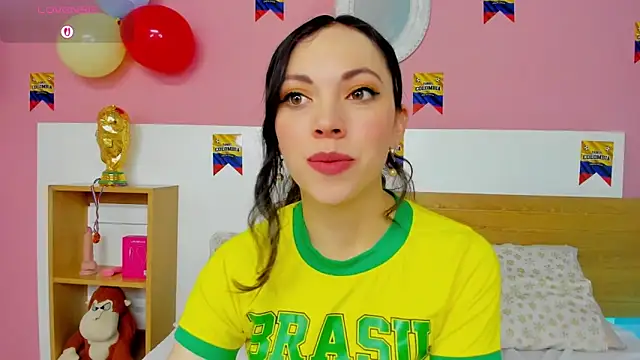 Snapshot of AshleyBenoitt chatting on 06-19-26, 01:15 AshleyBenoitt online show from 06-19-26, 01:15