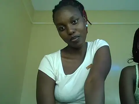 Snapshot of Legit_Queenn chatting on 07-19-26, 01:48 Legit Queenn online show from 07-19-26, 01:48