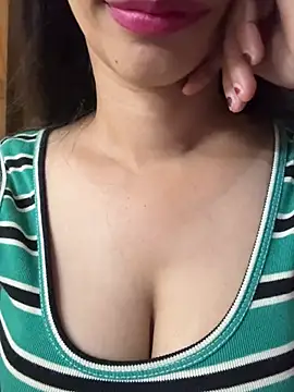 Lustofloves online show from 06-28-26, 04:46