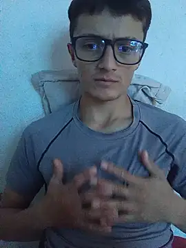 Snapshot of Davitfitnosuke chatting on 06-13-26, 05:11 Davitfitnosuke online show from 06-13-26, 05:11