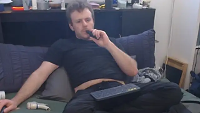 Snapshot of kinkyboipig chatting on 07-19-26, 07:01 kinkyboipig online show from 07-19-26, 07:01
