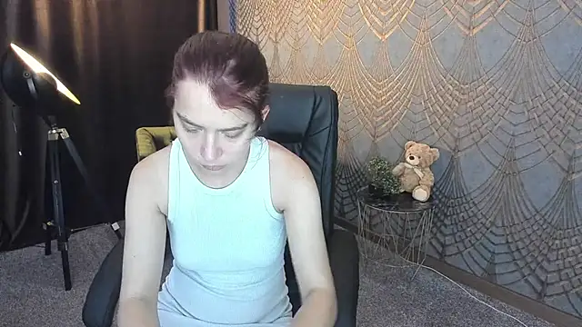 Snapshot of Livia_Shy chatting on 06-24-26, 05:17 Livia Shy online show from 06-24-26, 05:17