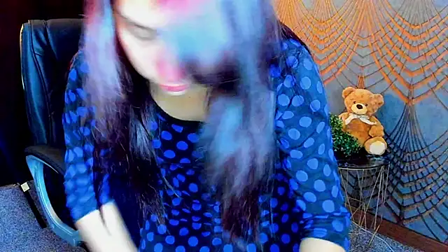 Snapshot of Livia_Shy chatting on 06-26-26, 05:34 Livia Shy online show from 06-26-26, 05:34