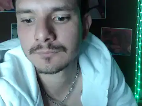 Snapshot of AlphaMercury chatting on 07-11-26, 05:21 AlphaMercury online show from 07-11-26, 05:21