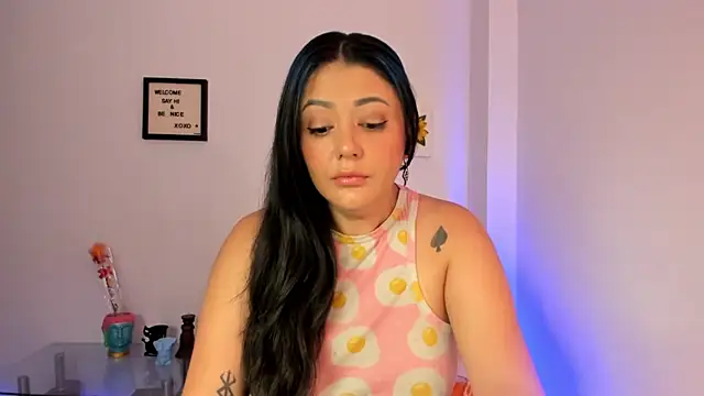 LauraToro  online show from 01-16-26, 07:18