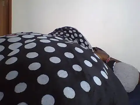 Snapshot of Amara254 chatting on 07-07-26, 06:27 Amara254 online show from 07-07-26, 06:27