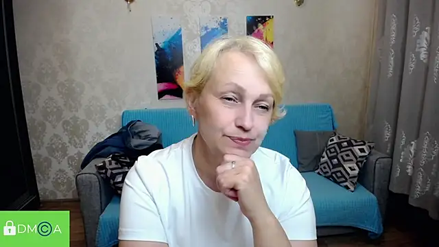Snapshot of MeowMilf chatting on 06-10-26, 09:52 MeowMilf online show from 06-10-26, 09:52