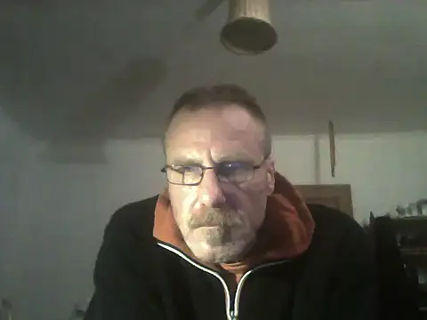 Snapshot of Greg0ri73 chatting on 06-11-26, 12:43 Greg0ri73 online show from 06-11-26, 12:43