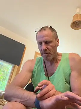 Snapshot of Greg0ri73 chatting on 06-25-26, 05:12 Greg0ri73 online show from 06-25-26, 05:12