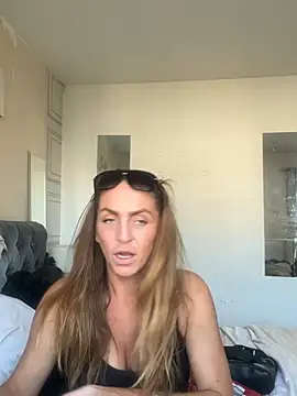 Snapshot of GIJANE88 chatting on 06-18-26, 06:12 GIJANE88 online show from 06-18-26, 06:12