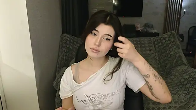 Snapshot of SolanaFlipper chatting on 06-23-26, 07:23 SolanaFlipper online show from 06-23-26, 07:23
