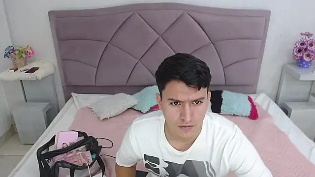 Snapshot of naho_alejo chatting on 07-18-26, 03:11 naho alejo online show from 07-18-26, 03:11