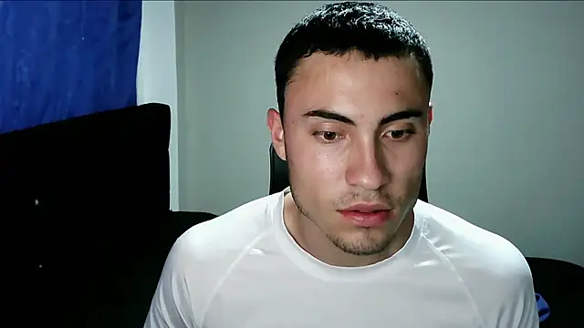 Snapshot of Ethann_Valee chatting on 08-05-26, 12:57 Ethann Valee online show from 08-05-26, 12:57