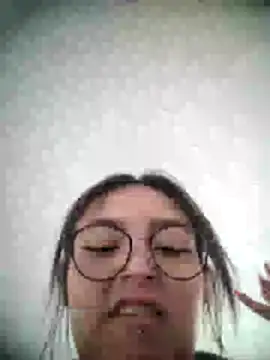 Snapshot of Aly_96 chatting on 06-19-26, 04:55 Aly 96 online show from 06-19-26, 04:55