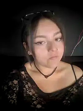 Snapshot of Aly_96 chatting on 06-22-26, 07:00 Aly 96 online show from 06-22-26, 07:00