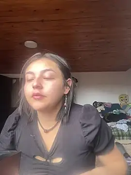 Snapshot of Aly_96 chatting on 07-23-26, 06:17 Aly 96 online show from 07-23-26, 06:17