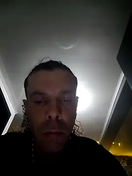 Snapshot of ronhaldsteel chatting on 06-17-26, 04:48 ronhaldsteel online show from 06-17-26, 04:48