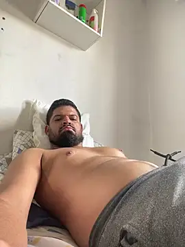 mineirinho3120 online show from 07-03-26, 03:07