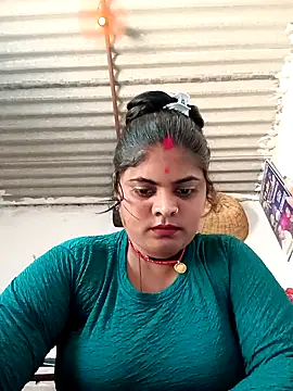 Snapshot of Cut_pihu56 chatting on 06-18-26, 05:51 Cut pihu56 online show from 06-18-26, 05:51