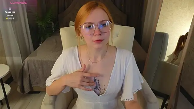 Snapshot of memymee_ chatting on 07-21-26, 01:30 memymee online show from 07-21-26, 01:30