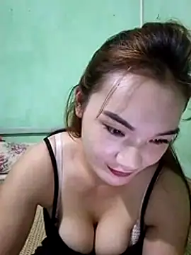 Snapshot of Voiva11 chatting on 06-24-26, 03:11 Voiva11 online show from 06-24-26, 03:11