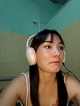 Snapshot of Voiva11 chatting on 07-06-26, 03:03 Voiva11 online show from 07-06-26, 03:03