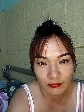 Snapshot of Voiva11 chatting on 07-18-26, 03:49 Voiva11 online show from 07-18-26, 03:49