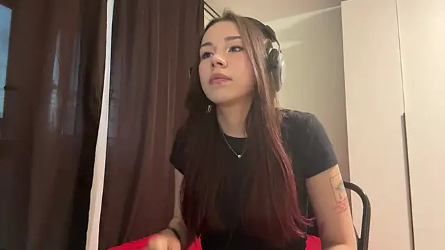 HotGirlMilla online show from 06-20-26, 07:38