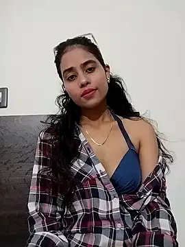 Snapshot of Nikitahot83 chatting on 06-20-26, 04:32 Nikitahot83 online show from 06-20-26, 04:32