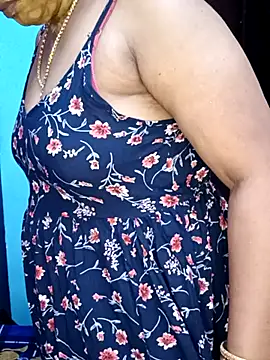 Snapshot of tamil_sarah chatting on 07-22-26, 06:32 tamil sarah online show from 07-22-26, 06:32