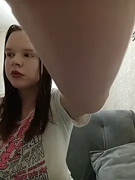 Snapshot of Sara_liss chatting on 06-17-26, 01:19 Sara liss online show from 06-17-26, 01:19