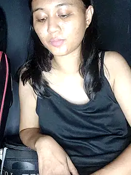 Snapshot of Rayya_4yy chatting on 06-15-26, 10:28 Rayya 4yy online show from 06-15-26, 10:28