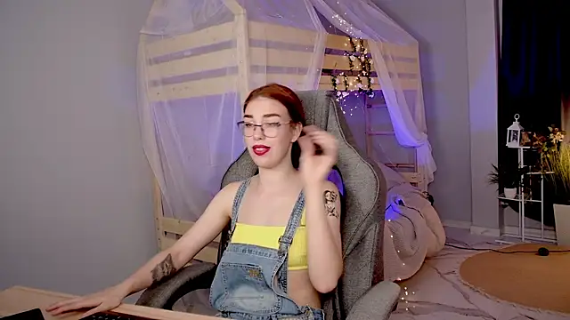 SeraphineDuskryn online show from 07-14-26, 05:18