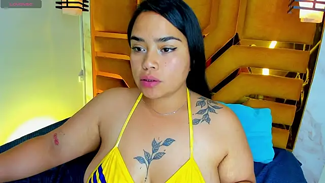 Snapshot of Violett_Cinnamon chatting on 07-03-26, 11:55 Violett Cinnamon online show from 07-03-26, 11:55